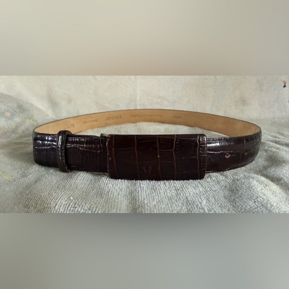 DKNY Elegant Brown Leather Belt